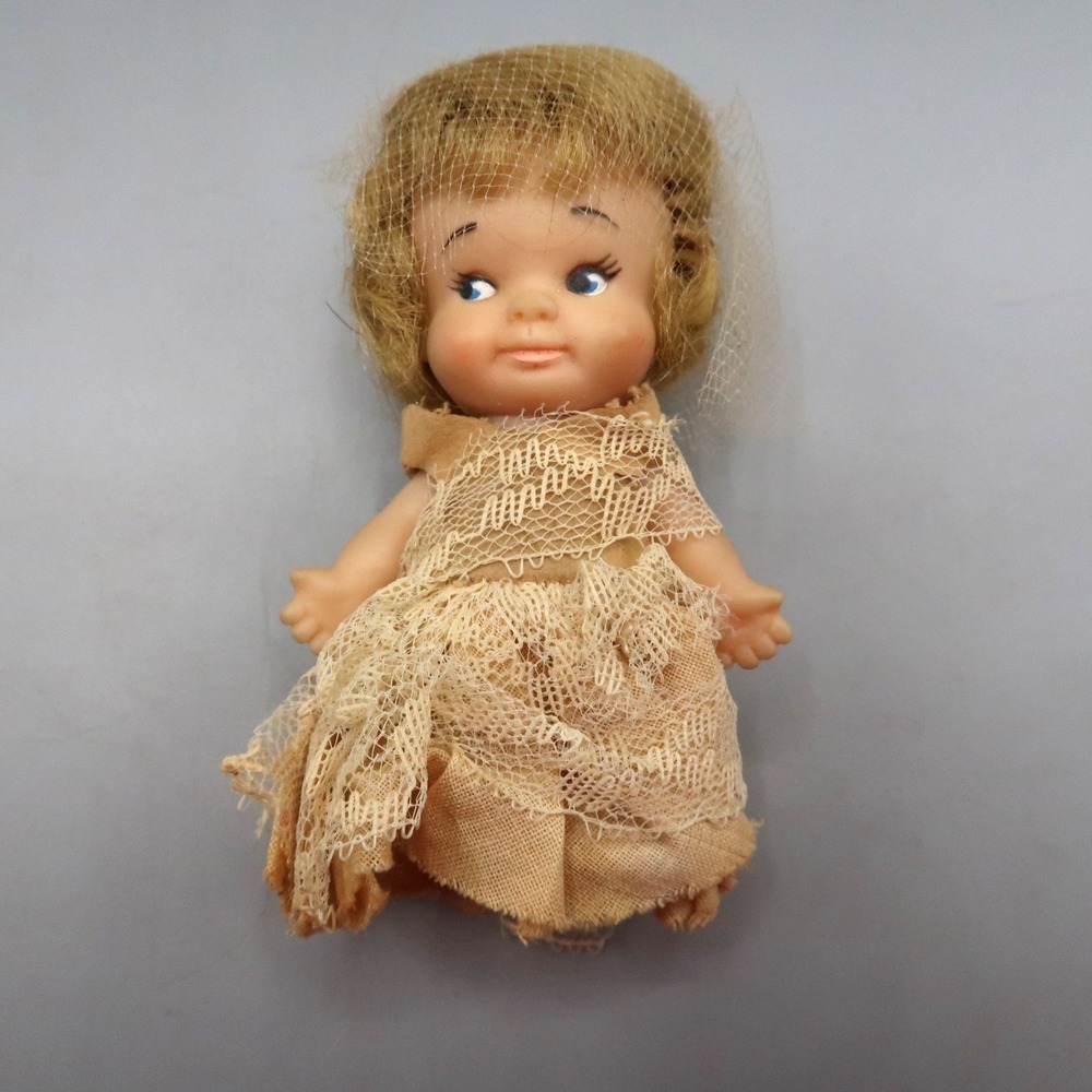 Vintage PEE WEE Dolls Uneeda 1965 Peewees 4" & Mattle Sunshine Family House Room - Picture 5 of 16